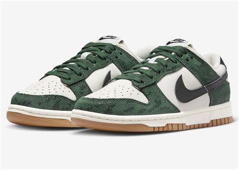 nike dunk low green snake